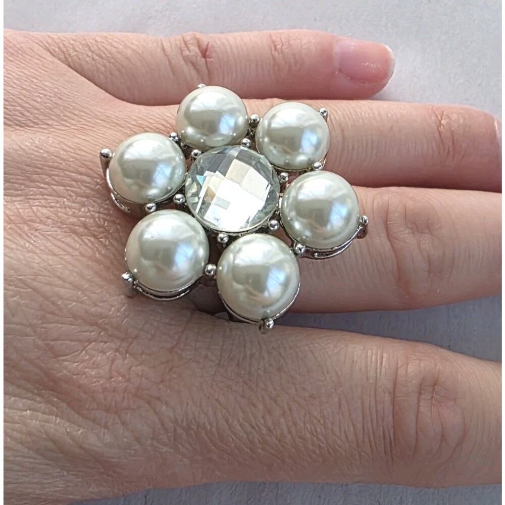Valeska Crystal Flower Statement Ring Size 8 New Stainless Steel Faux‎ Pearl